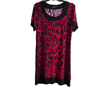 Ronni Nicole Multicolored Boxy Short Sleeve T-Shirt